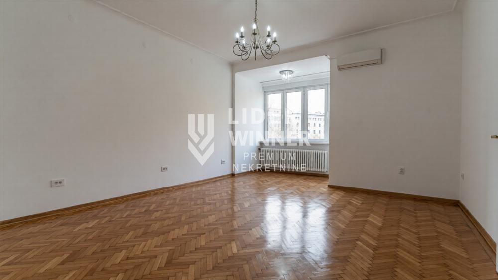 Lokal Izdavanje Beograd Trg Nikole Pašića 136 m2
