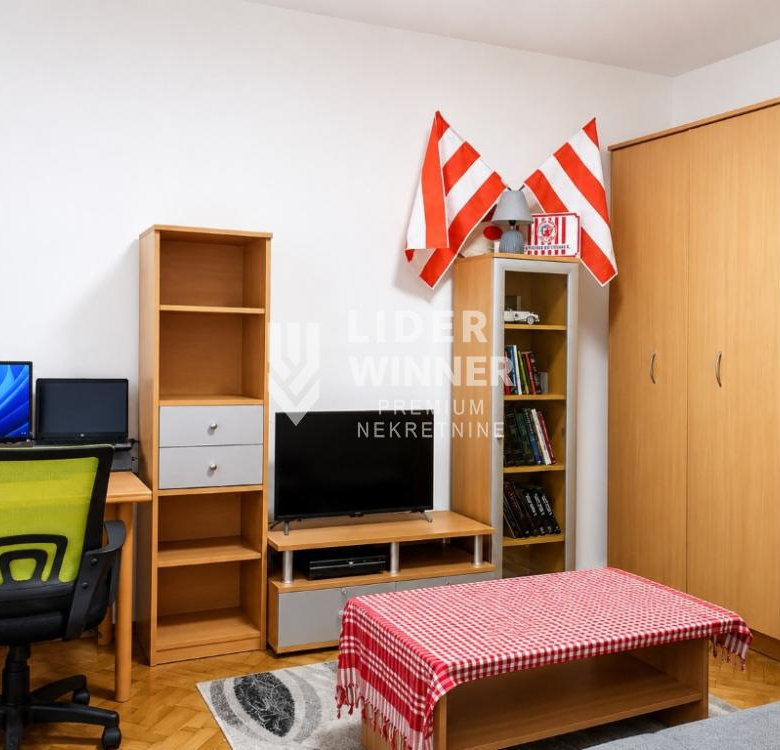 Izuzetna prilika 2.5 stan,  45kvm kod Bogoslovije ID#137070