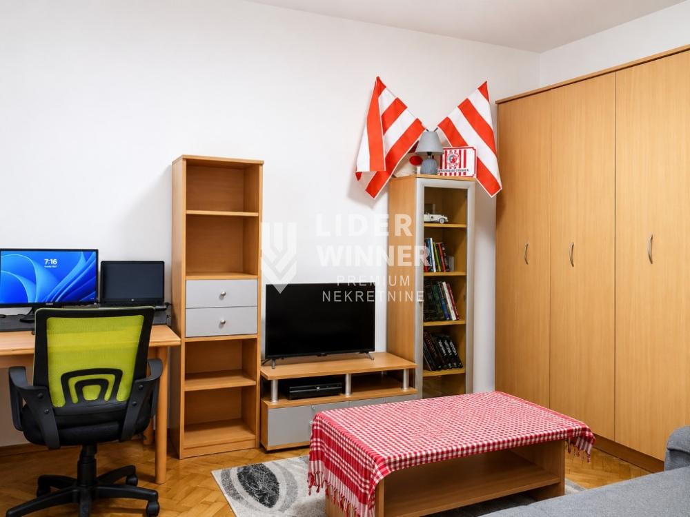 Izuzetna prilika 2.5 stan,  45kvm kod Bogoslovije ID#137070