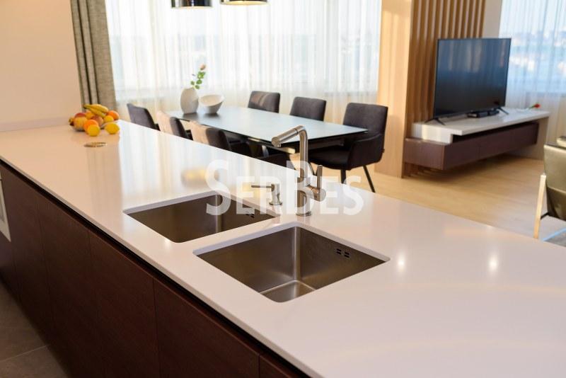 Stan Prodaja Novi Sad  230 m2
