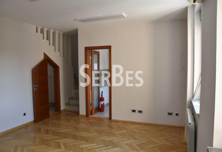 Lokal Izdavanje Novi Sad  162 m2