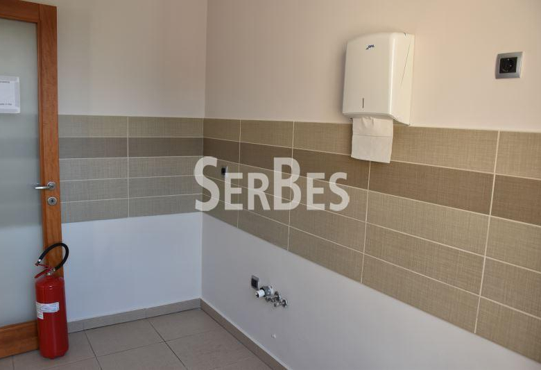 Lokal Izdavanje Novi Sad  162 m2