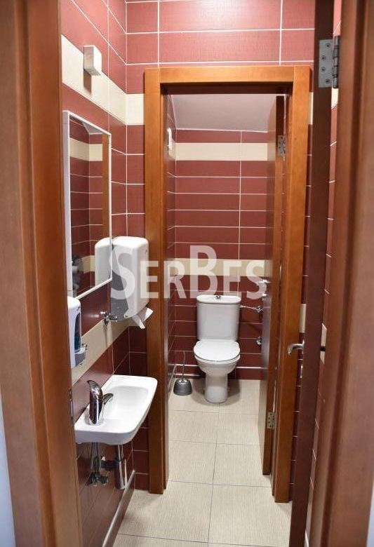 Lokal Izdavanje Novi Sad  162 m2