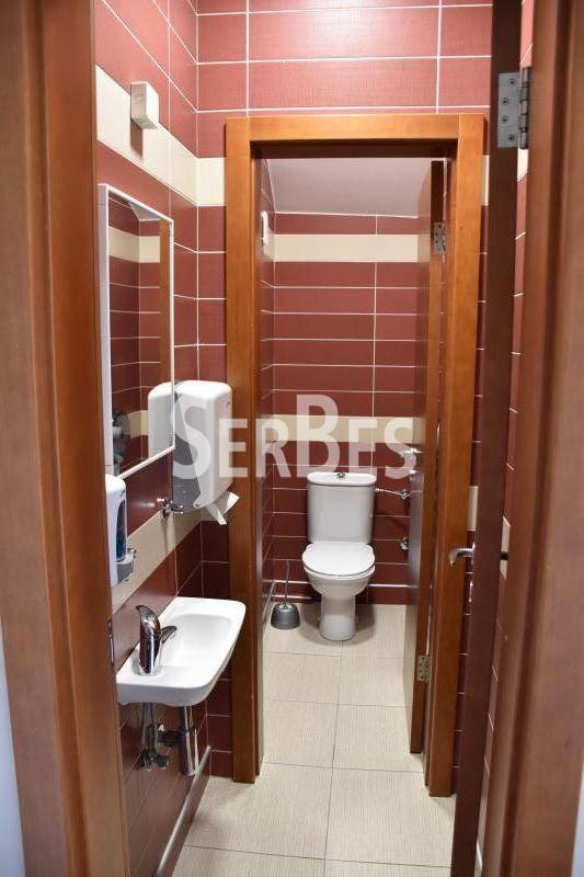 Lokal Izdavanje Novi Sad  162 m2