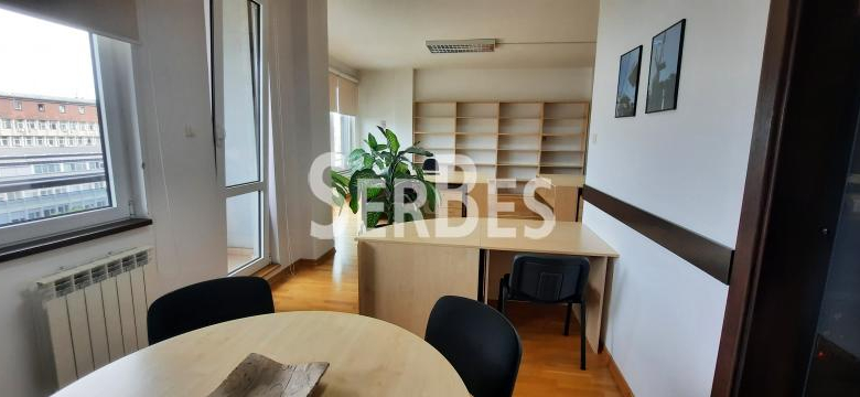 Lokal Izdavanje Novi Sad  210 m2