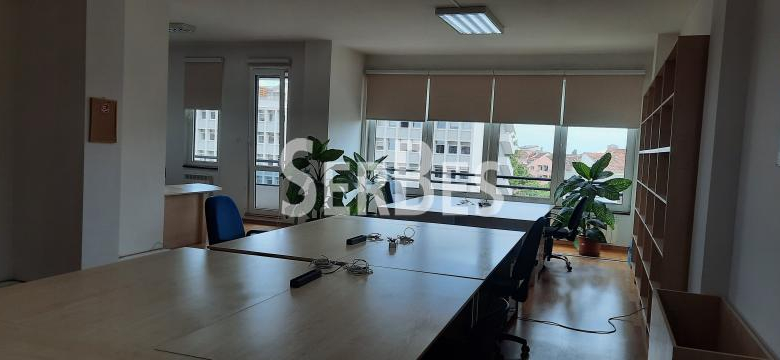 Lokal Izdavanje Novi Sad  210 m2