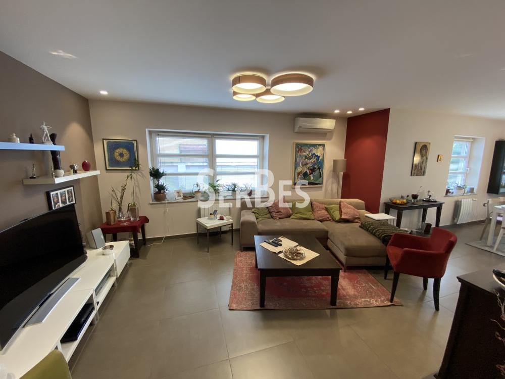 Kuća Prodaja Novi Sad  290 m2