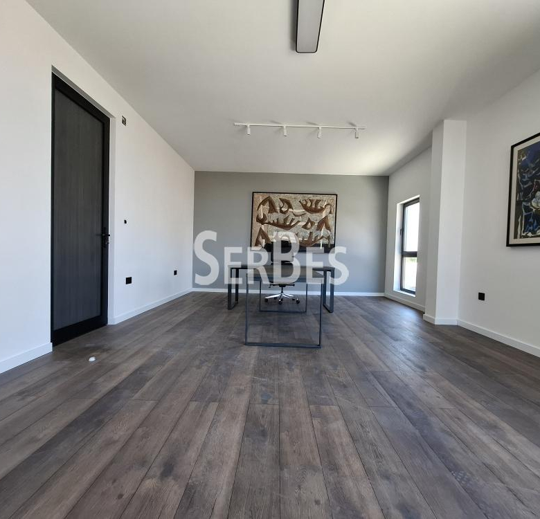 Lokal Prodaja Novi Sad  600 m2