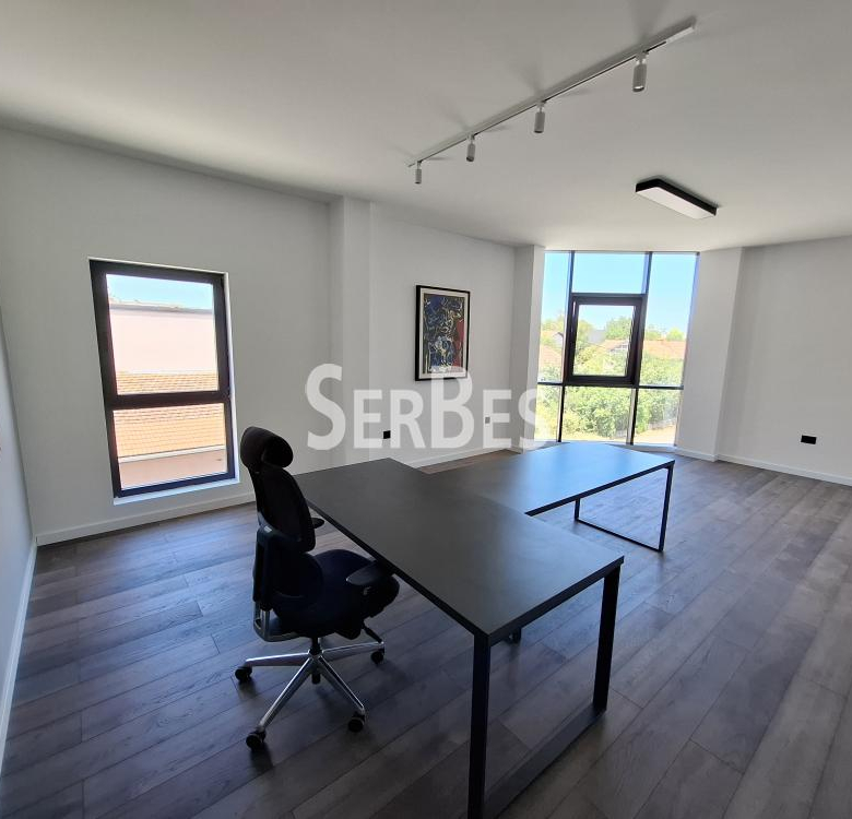 Nova hala 600m2 sa šleperskim prilazom na Klisi ID#1752.
