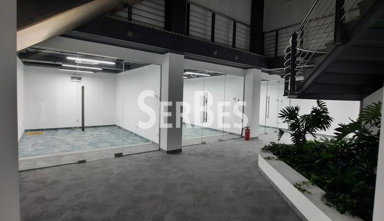 Lokal Prodaja Novi Sad  305 m2