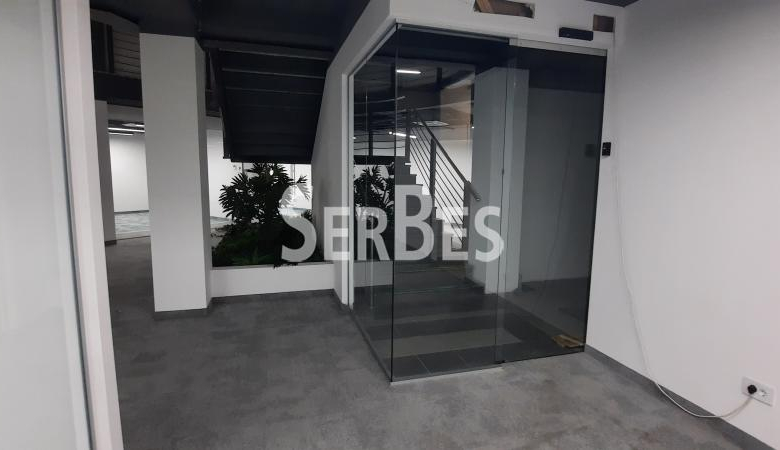 Lokal Prodaja Novi Sad  305 m2