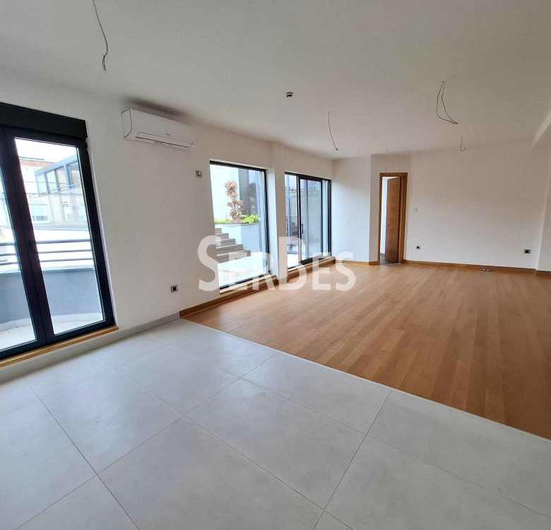 Stan Prodaja Novi Sad  240 m2