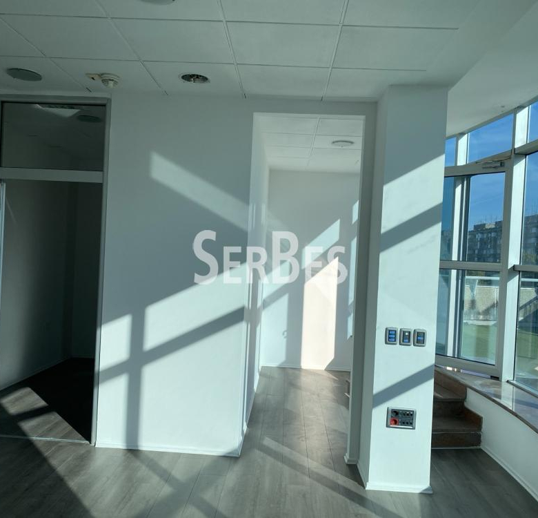 Lokal Izdavanje Novi Sad  352 m2
