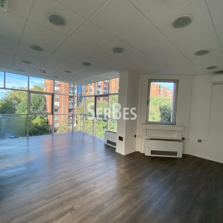 Lokal Izdavanje Novi Sad  352 m2
