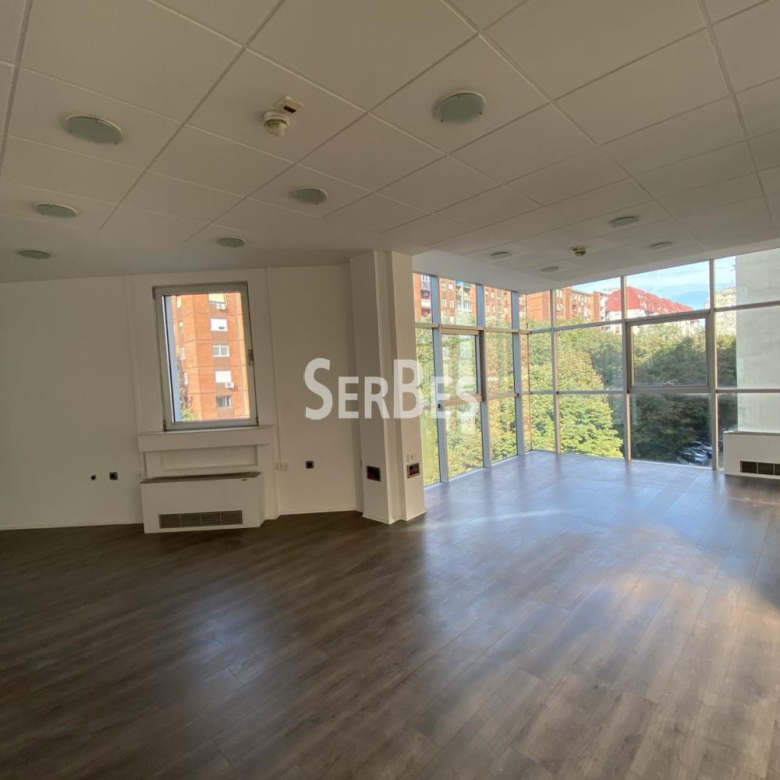 Lokal Izdavanje Novi Sad  352 m2