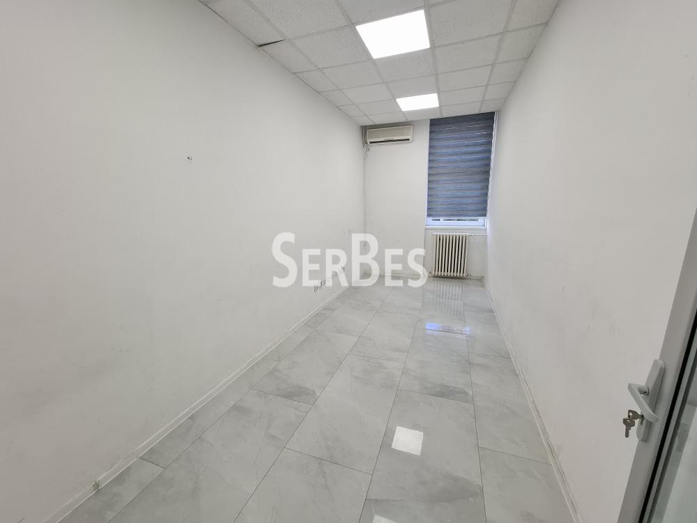 Lokal Izdavanje Novi Sad  235 m2