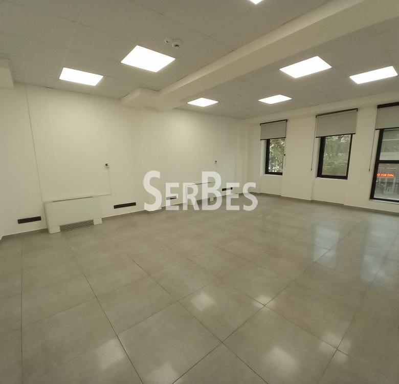 Nov poslovni prostor 250m2 na Bulevaru Oslobođenja ID#1698.