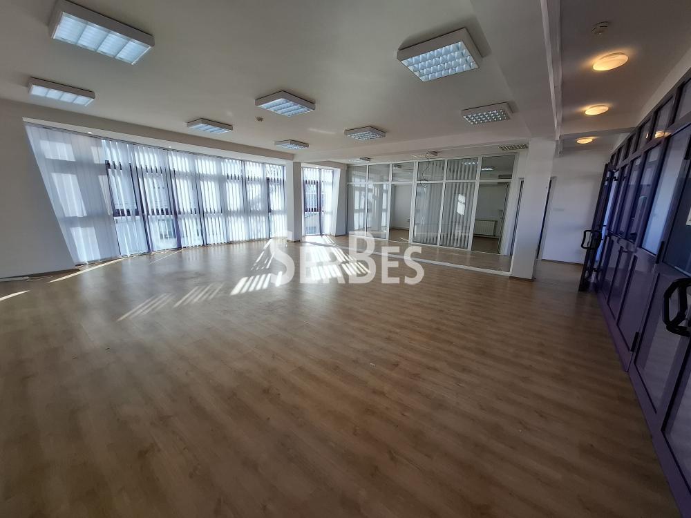Lokal Izdavanje Novi Sad  200 m2
