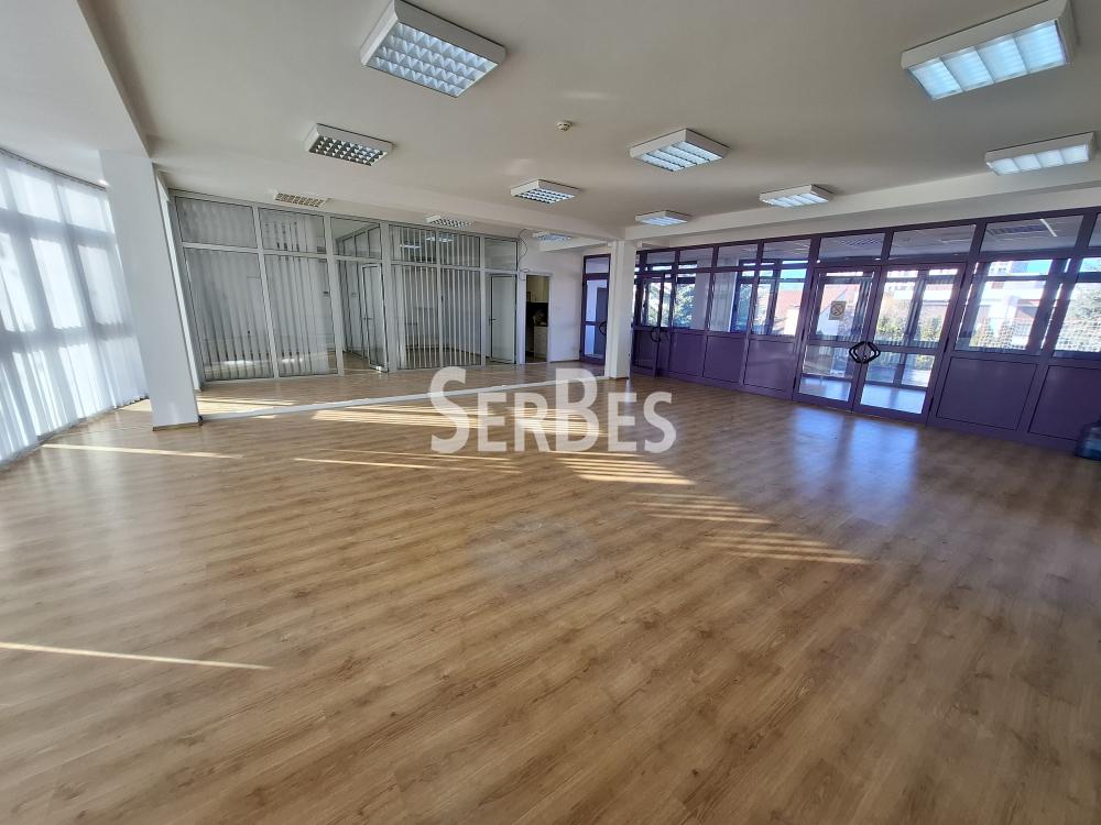 Lokal Izdavanje Novi Sad  200 m2