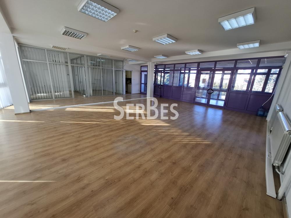 Lokal Izdavanje Novi Sad  200 m2