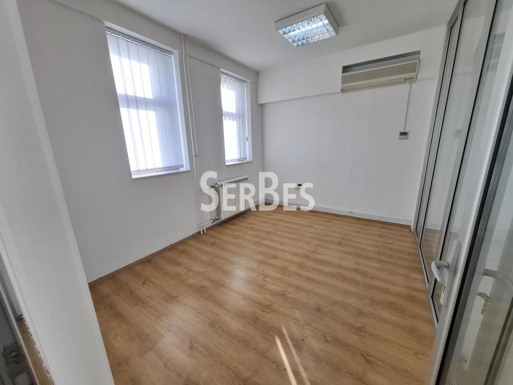 Lokal Izdavanje Novi Sad  200 m2