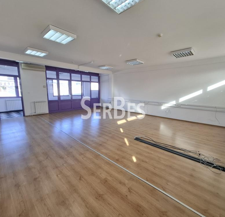 Lokal Izdavanje Novi Sad  500 m2