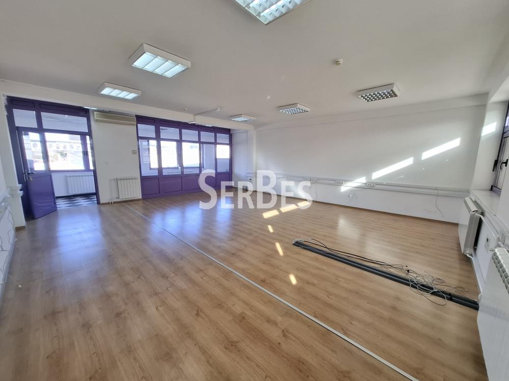 Lokal Izdavanje Novi Sad  500 m2
