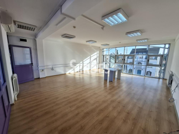 Lokal Izdavanje Novi Sad  500 m2