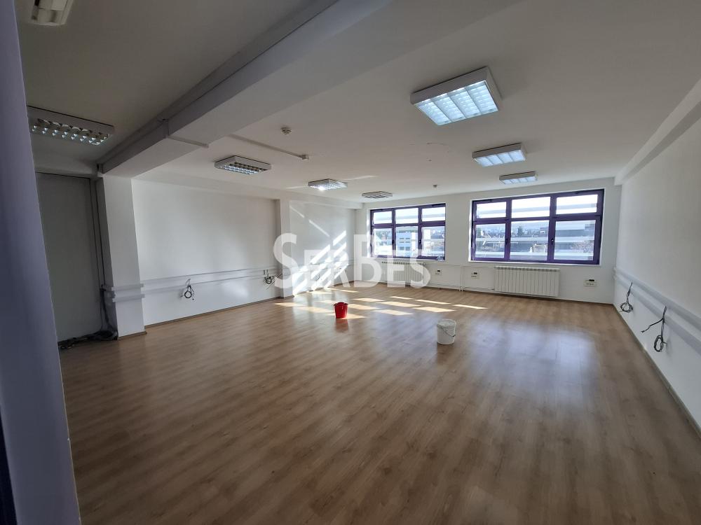 Lokal Izdavanje Novi Sad  500 m2