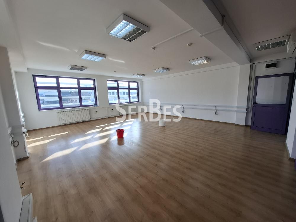 Lokal Izdavanje Novi Sad  500 m2