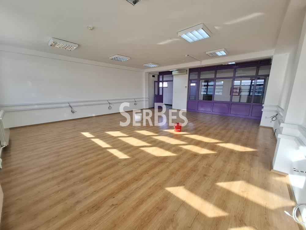Lokal Izdavanje Novi Sad  500 m2