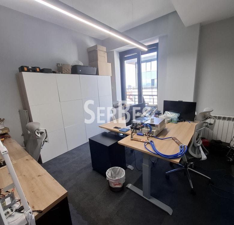 Lokal Izdavanje Novi Sad  153 m2