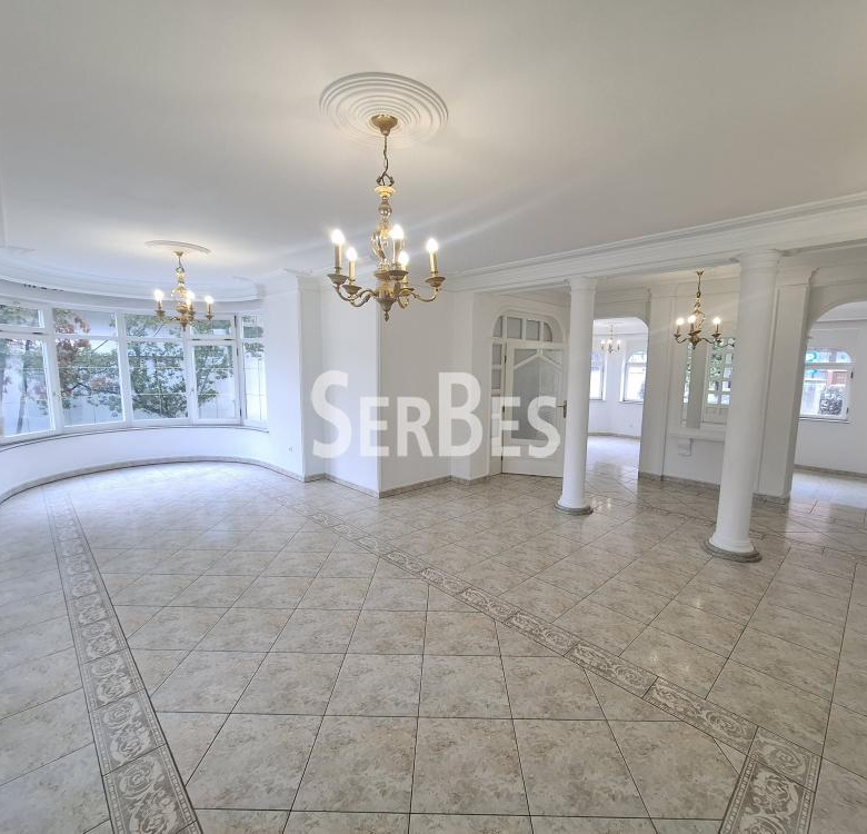 Kuća 300m2 sa dvorištem na Novoj Detelinari za poslovanje ID#1771.