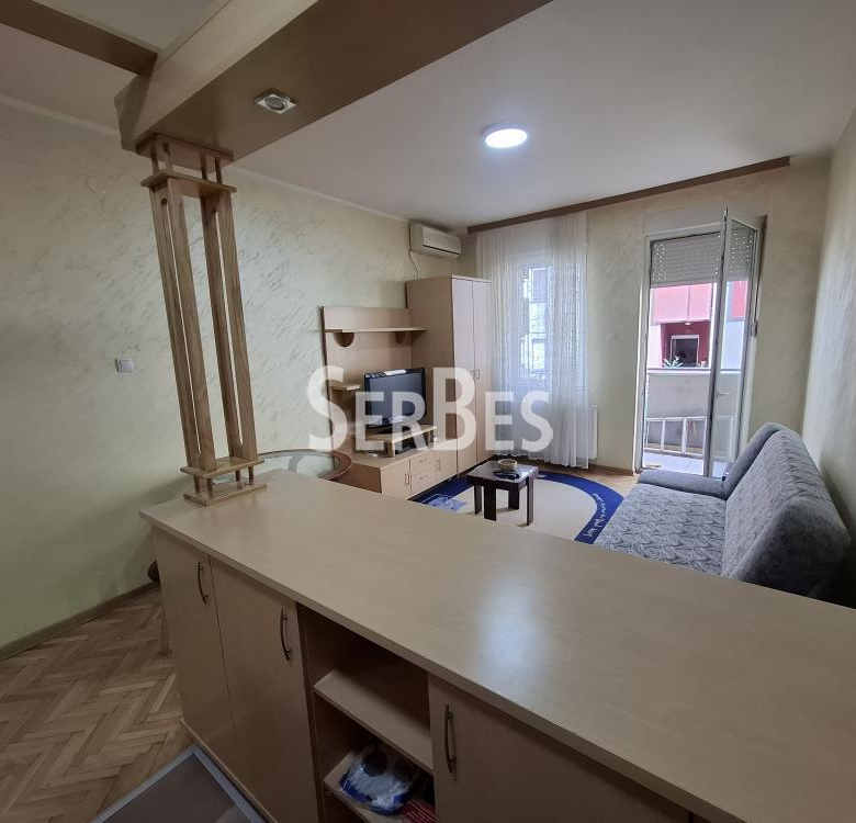 Odlična garsonjera 30m2 u centru sa terasom ID#1798