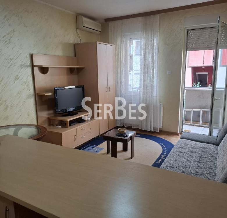 Odlična garsonjera 30m2 u centru sa terasom ID#1798