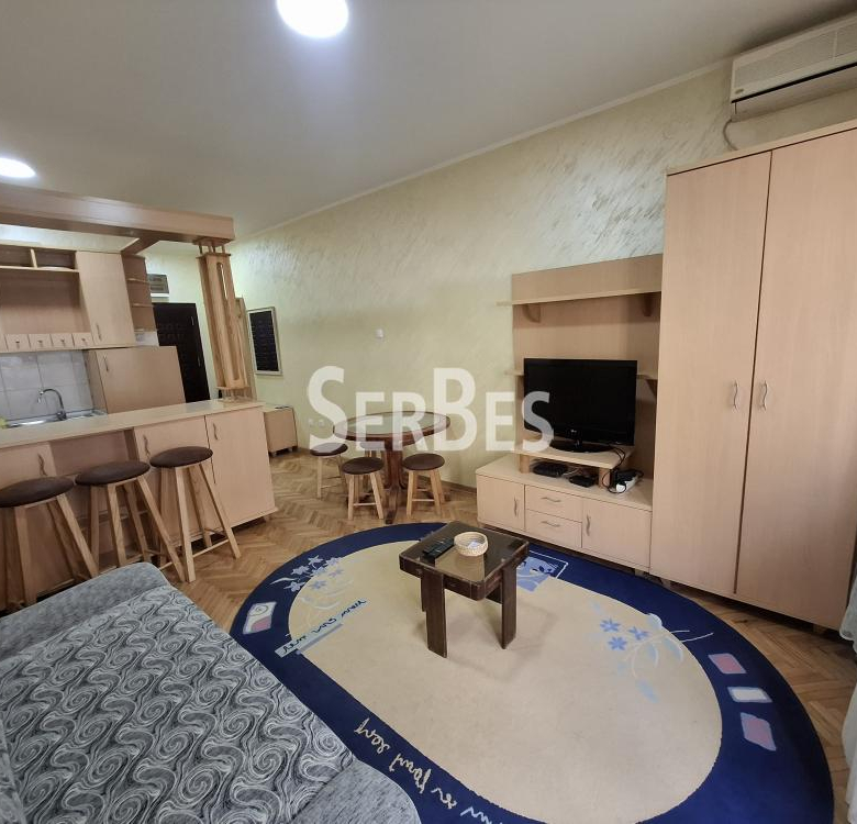 Odlična garsonjera 30m2 u centru sa terasom ID#1798