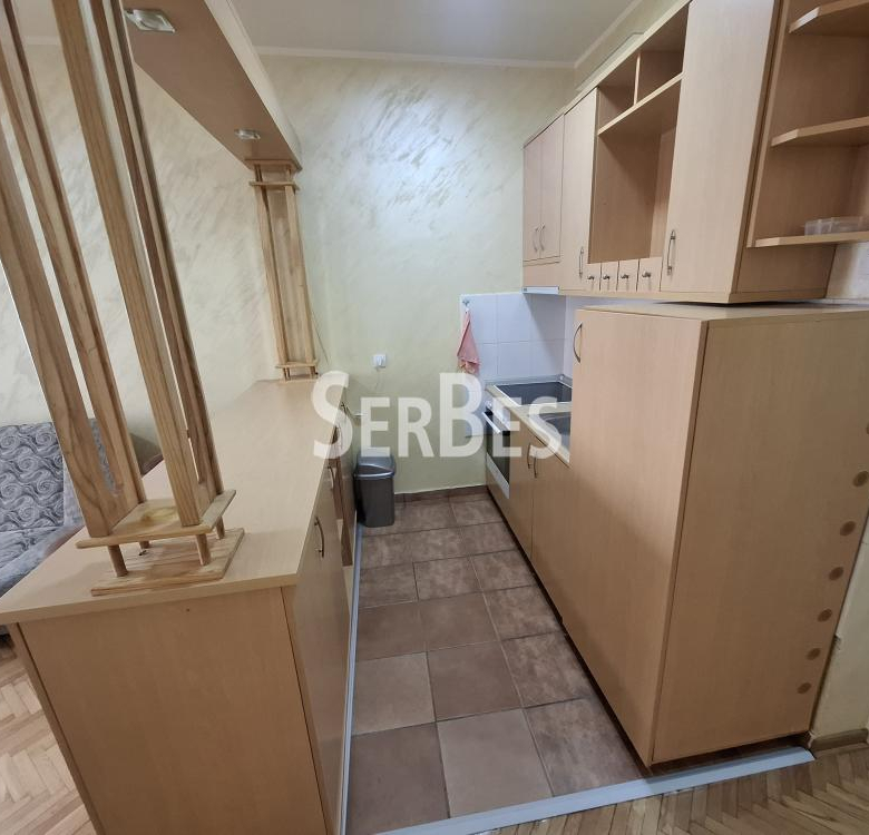 Odlična garsonjera 30m2 u centru sa terasom ID#1798