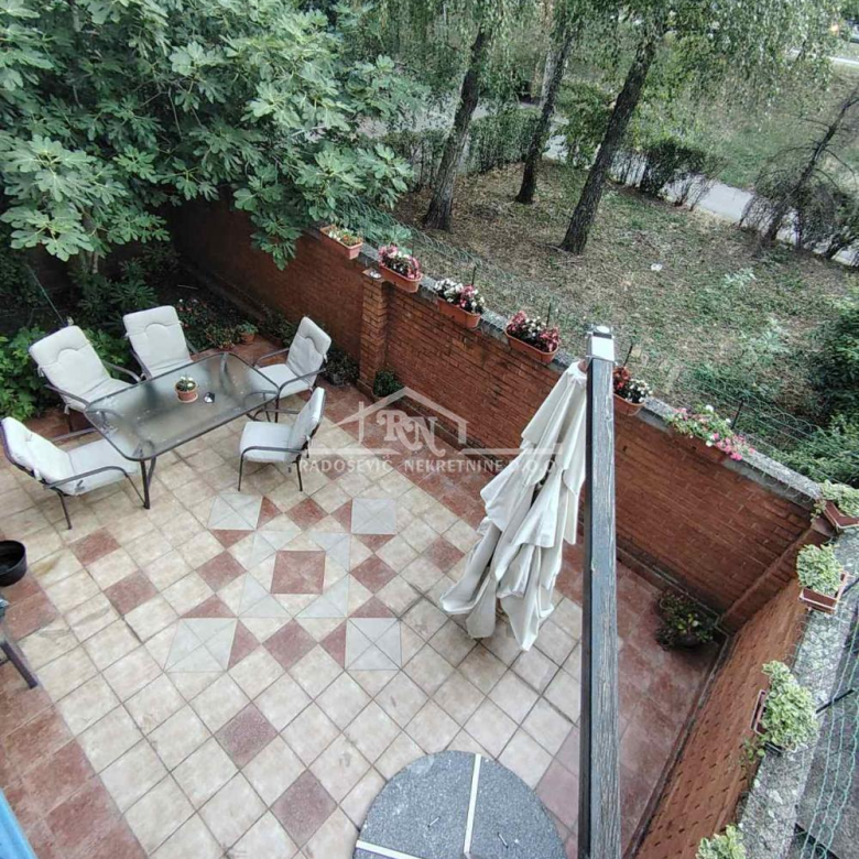 Stan Prodaja Beograd Labudovo Brdo 100 m2