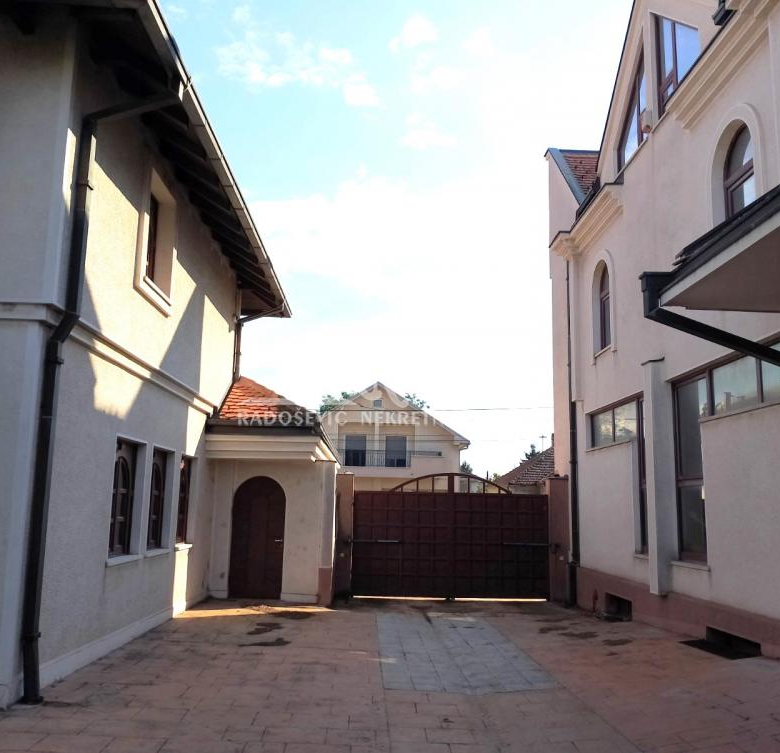 Lokal Izdavanje Beograd Batajnica 474.62 m2
