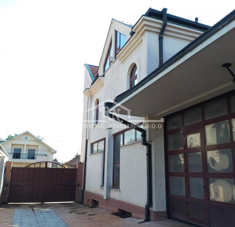 Lokal Izdavanje Beograd Batajnica 474.62 m2