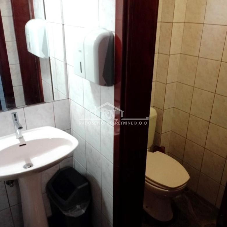 Lokal Izdavanje Beograd Batajnica 234 m2