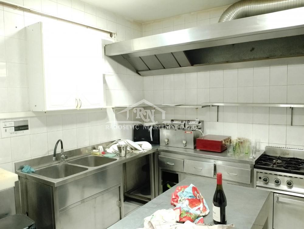 Lokal Izdavanje Beograd Batajnica 234 m2