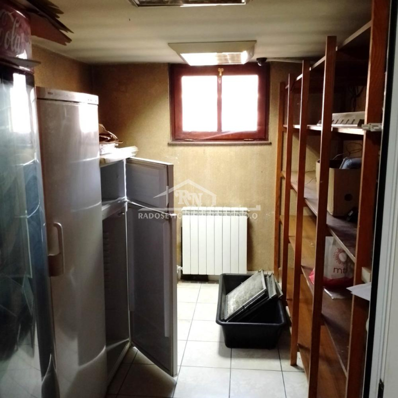 Lokal Izdavanje Beograd Batajnica 234 m2