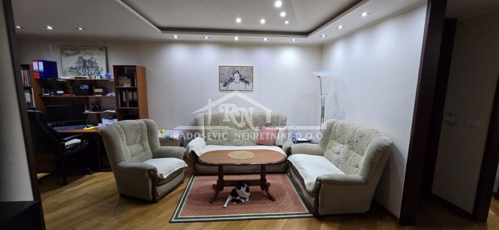 Stan Prodaja Beograd Petlovo Brdo 199 m2