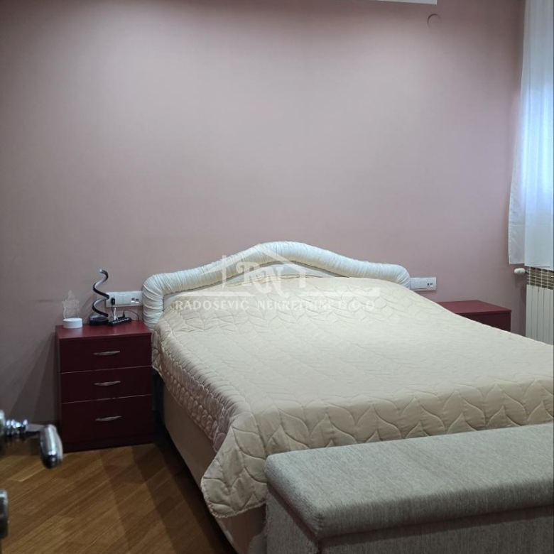 Stan Prodaja Beograd Petlovo Brdo 199 m2