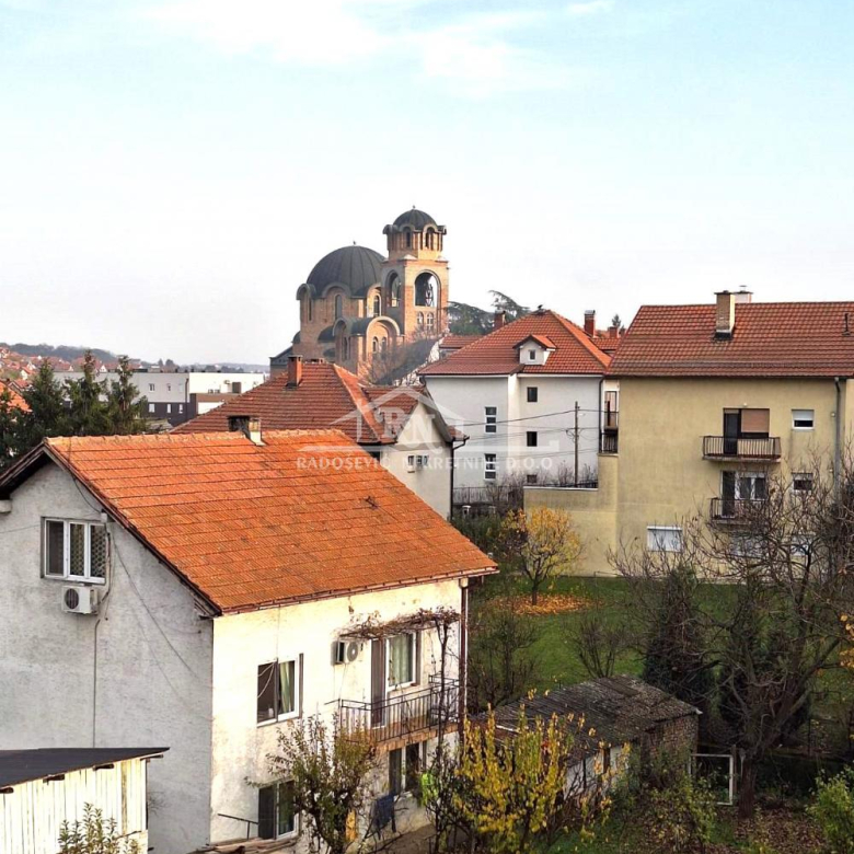 Kuća Prodaja Beograd Kaluđerica 474 m2