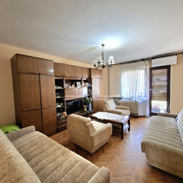 Kuća Prodaja Beograd Kaluđerica 474 m2