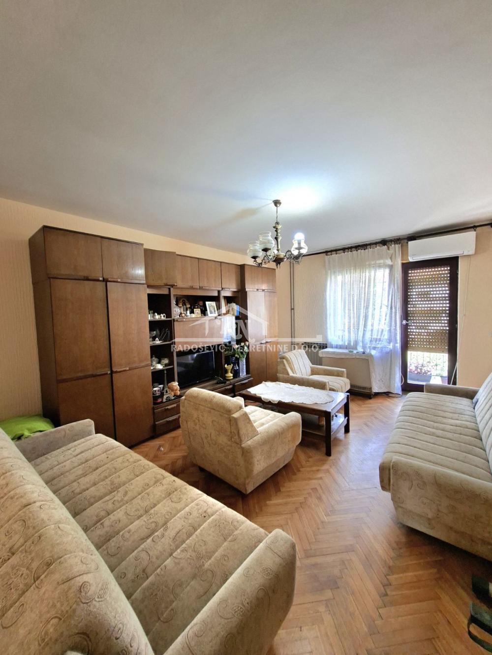 Kuća Prodaja Beograd Kaluđerica 474 m2