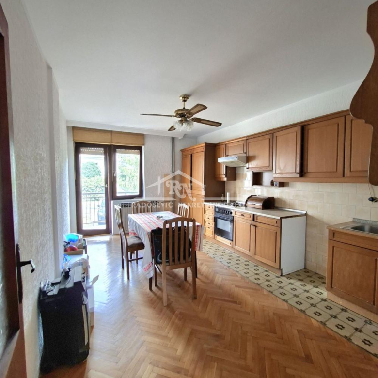 Kuća Prodaja Beograd Kaluđerica 474 m2