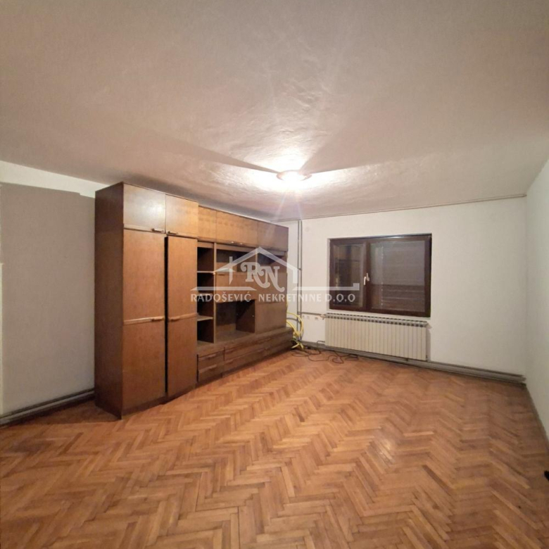 Kuća Prodaja Beograd Kaluđerica 474 m2
